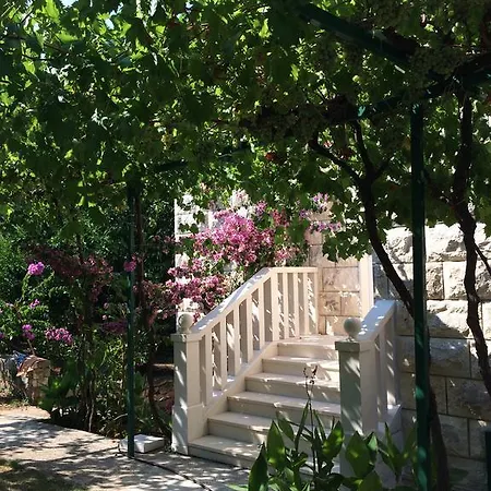 Tonkica Apartman *