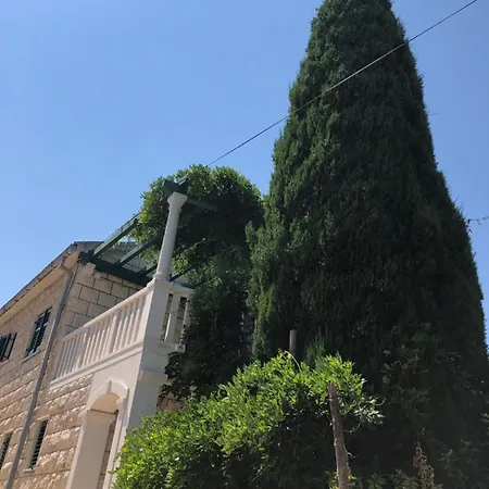 Tonkica Apartment Splitska